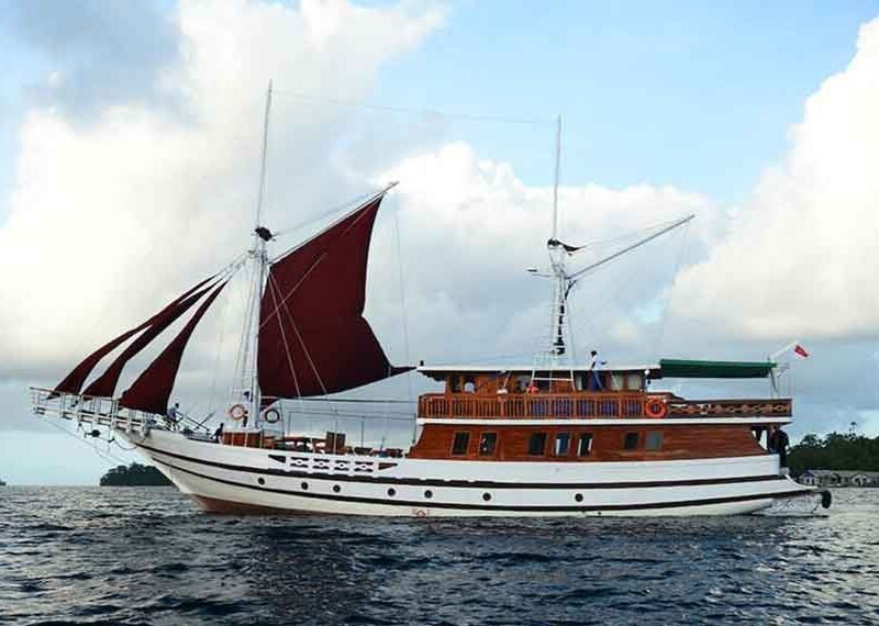 Lady-Denok-Liveaboard-Indonesia-Koonam-q
