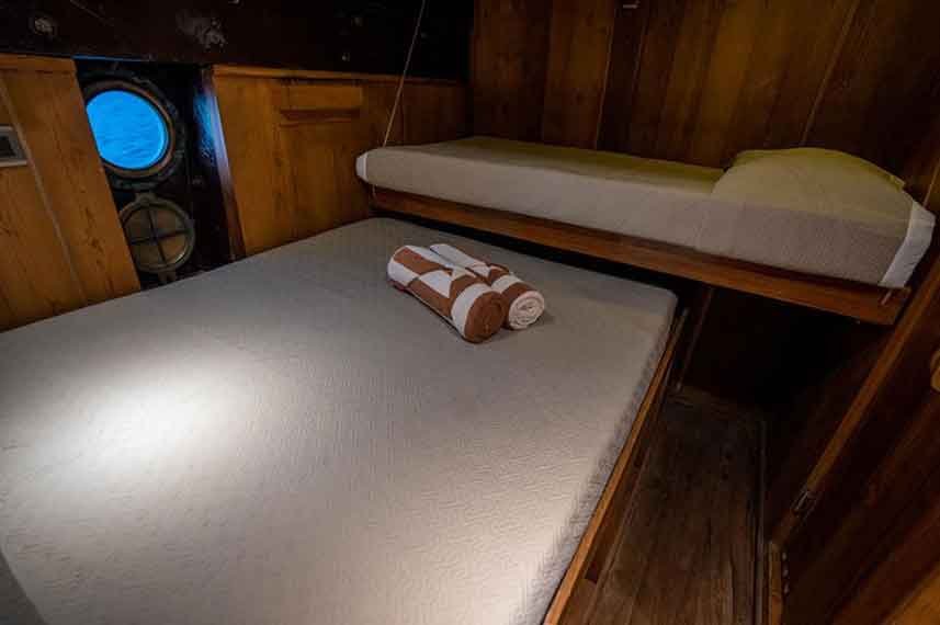 Pindito-Liveaboard-Indonesia-Koonam-Twin-Cabin-d