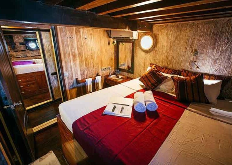 Seven-Seas-Liveaboard-Indonesia-Koonam-Double-Cabin-c