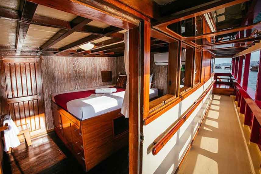 Seven-Seas-Liveaboard-Indonesia-Koonam-Upper-Deck-Double-Cabin-f