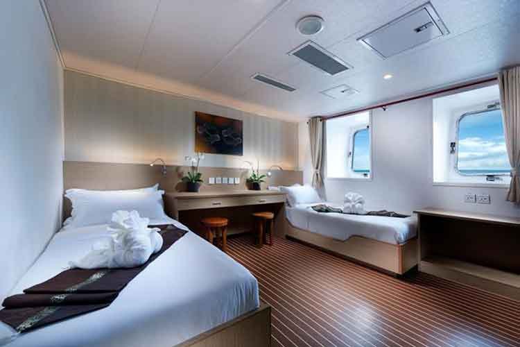 White-Manta-Main-Deck-Cabins-Liveaboard-Indonesia-Koonam-b