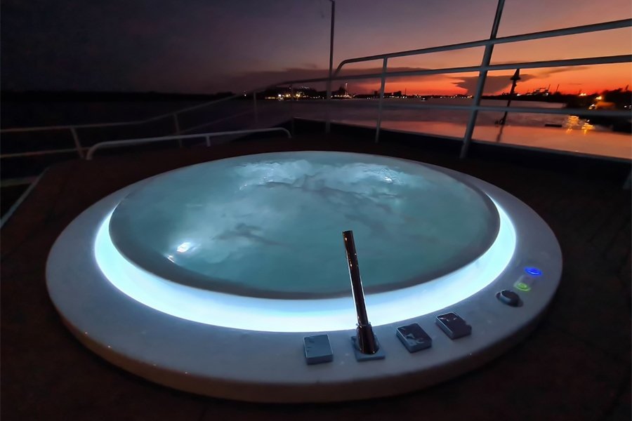 Velocean Liveaboards in Indonesia Koonam o