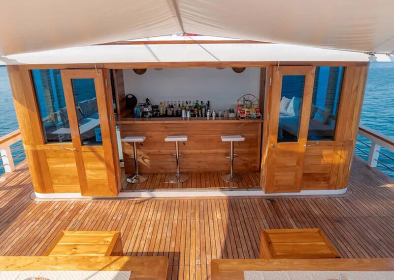 Fenides-Liveaboard-Indonesia-Koonam-e